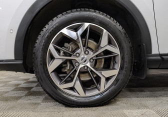 Подержанный автомобиль Haval F7 2023 года (18 фото)