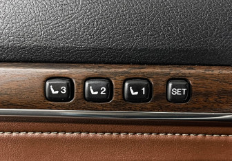 Подержанный автомобиль Toyota Land Cruiser Suv 2019 года (20 фото)