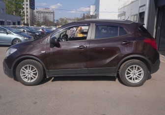 Подержанный автомобиль Opel Mokka 2013 года (8 фото)