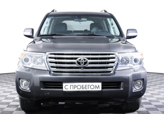 Подержанный автомобиль Toyota Land Cruiser Suv 2014 года (2 фото)