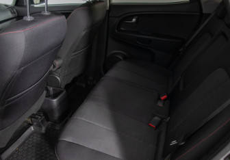 Подержанный автомобиль Kia Venga 2016 года (11 фото)