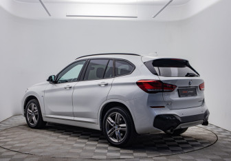 Подержанный автомобиль BMW X1 2021 года (7 фото)