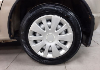 Подержанный автомобиль Renault Sandero 2010 года (9 фото)