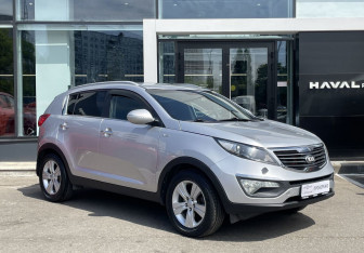 Подержанный автомобиль Kia Sportage 2013 года (3 фото)