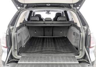 Подержанный автомобиль BMW X5 2017 года (10 фото)