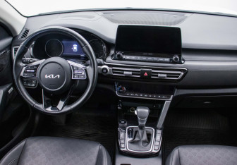 Подержанный автомобиль Kia Seltos 2022 года (13 фото)