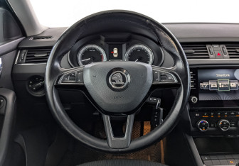 Подержанный автомобиль Skoda Octavia Liftback 2017 года (21 фото)