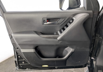 Подержанный автомобиль Toyota Land Cruiser Suv 2021 года (19 фото)