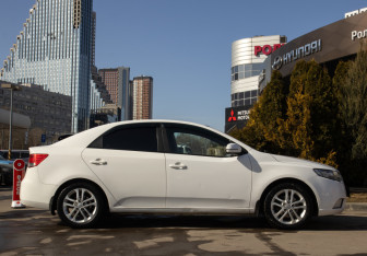 Подержанный автомобиль Ford Focus Sedan 2006 года (3 фото)