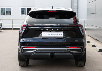 Подержанный автомобиль Geely Atlas 2024 года (6 фото)