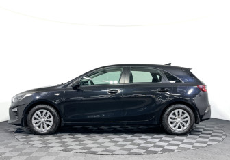 Подержанный автомобиль Kia Ceed Hatchback 2019 года (8 фото)