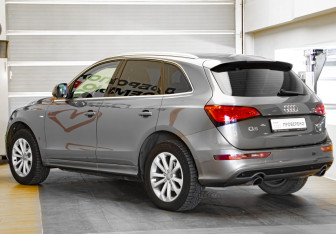 Подержанный автомобиль Audi Q5 2013 года (6 фото)