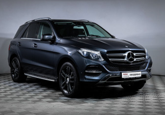 Подержанный автомобиль Mercedes-Benz GLE 2015 года (3 фото)