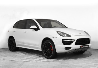 Подержанный автомобиль Porsche Cayenne 2013 года (3 фото)