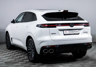 Подержанный автомобиль Changan UNI-K 2023 года (7 фото)