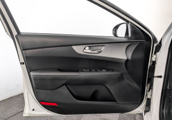 Подержанный автомобиль Kia Cerato Sedan 2020 года (19 фото)