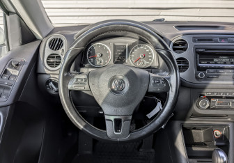 Подержанный автомобиль Volkswagen Tiguan 2012 года (21 фото)
