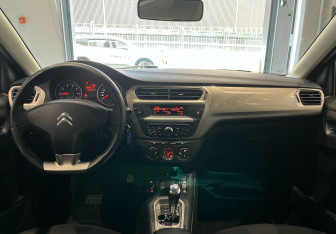 Подержанный автомобиль Citroen C-Elysee 2013 года (15 фото)
