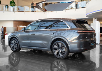 Новый LiXiang L6 2024 (8 фото)