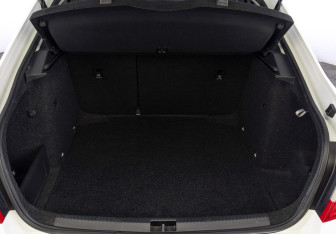 Подержанный автомобиль Skoda Octavia Liftback 2018 года (10 фото)