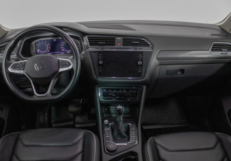Подержанный автомобиль Volkswagen Tiguan 2021 года (13 фото)