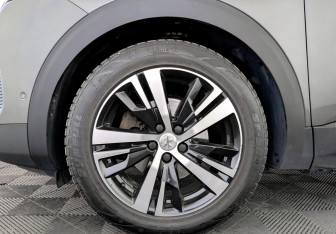 Подержанный автомобиль Peugeot 3008 2021 года (18 фото)