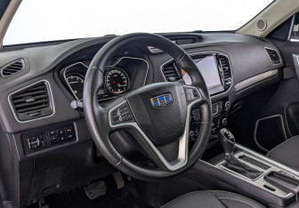 Подержанный автомобиль Geely Emgrand X7 2019 года (15 фото)
