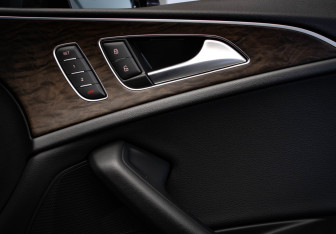 Подержанный автомобиль Audi A6 allroad 2012 года (29 фото)