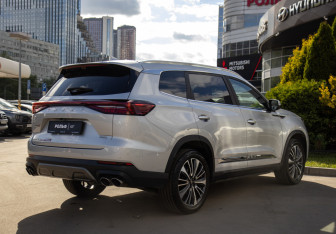 Подержанный автомобиль Chery Tiggo 8 Pro Max 2023 года (4 фото)