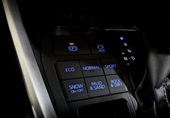 Подержанный автомобиль Toyota RAV4 2021 года (27 фото)