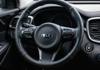 Подержанный автомобиль Kia Sorento 2015 года (16 фото)