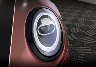 Подержанный автомобиль MINI Hatch 2020 года (17 фото)