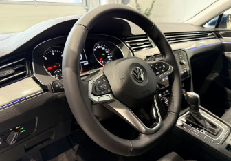 Подержанный автомобиль Volkswagen Passat Wagon 2019 года (13 фото)