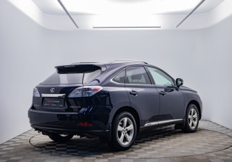 Подержанный автомобиль Lexus RX 2009 года (5 фото)