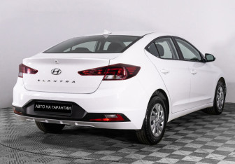 Подержанный автомобиль Hyundai Elantra Sedan 2020 года (3 фото)