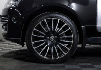 Подержанный автомобиль Land Rover Range Rover 2017 года (28 фото)
