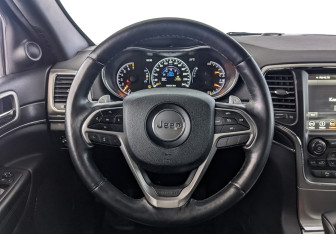 Подержанный автомобиль Jeep Grand Cherokee 2018 года (21 фото)