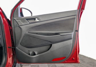 Подержанный автомобиль Hyundai Tucson 2016 года (24 фото)