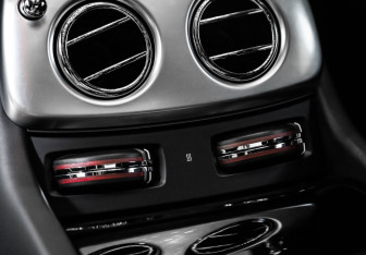 Подержанный автомобиль Rolls-Royce Wraith 2018 года (30 фото)