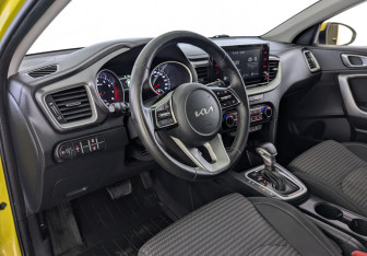 Подержанный автомобиль Kia Ceed Wagon 2021 года (17 фото)