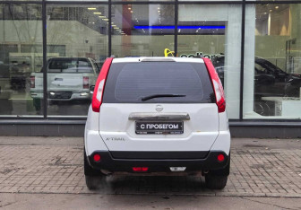 Подержанный автомобиль Nissan X-Trail 2013 года (7 фото)