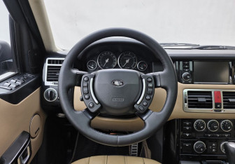 Подержанный автомобиль Land Rover Range Rover 2005 года (12 фото)