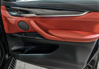 Подержанный автомобиль BMW X6 2018 года (25 фото)