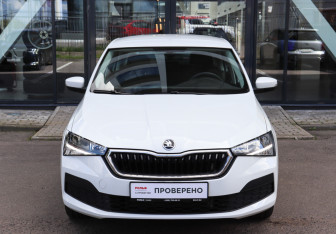 Подержанный автомобиль Skoda Rapid Liftback 2022 года (2 фото)