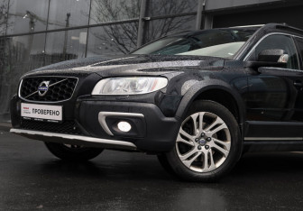 Подержанный автомобиль Volvo XC70 2015 года (30 фото)