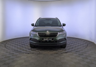 Подержанный автомобиль Skoda Karoq 2021 года (2 фото)