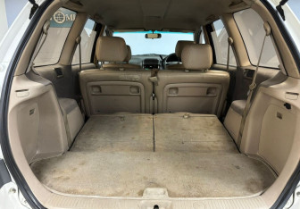 Подержанный автомобиль Toyota Gaia 1999 года (14 фото)