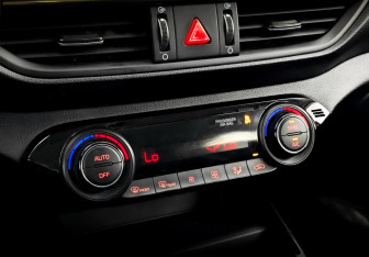 Подержанный автомобиль Kia Cerato Sedan 2019 года (25 фото)