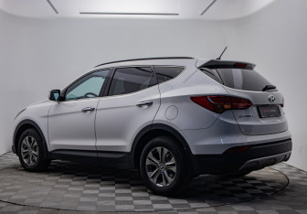 Подержанный автомобиль Hyundai Santa Fe 2013 года (3 фото)