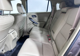 Подержанный автомобиль Acura RDX 2012 года (9 фото)